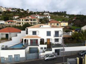 One bedroom appartement with sea view and wifi at Funchal